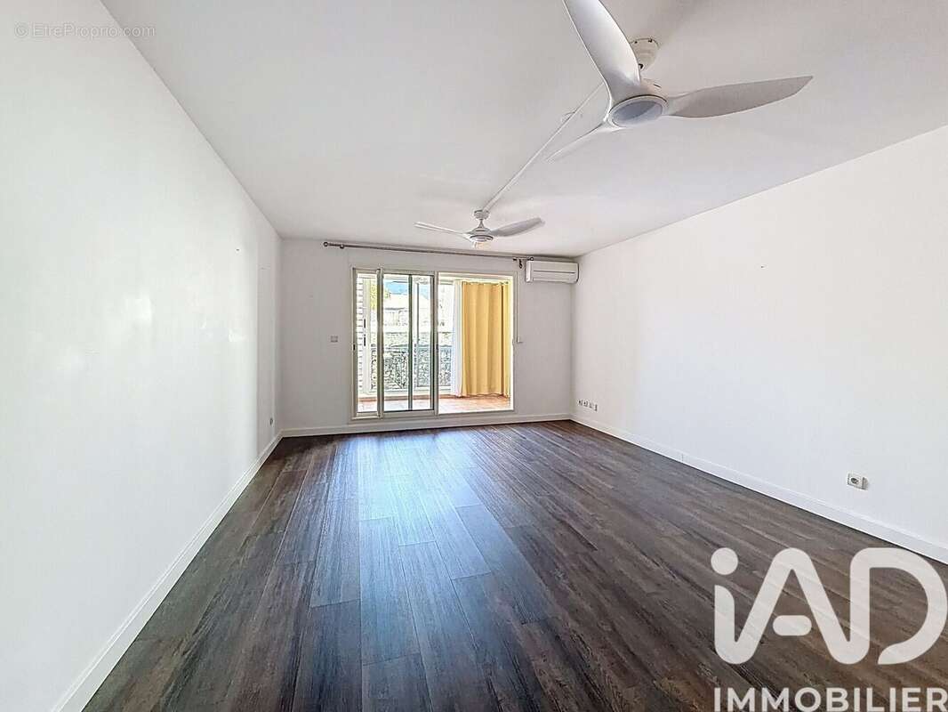 Photo 2 - Appartement à SAINT-DENIS