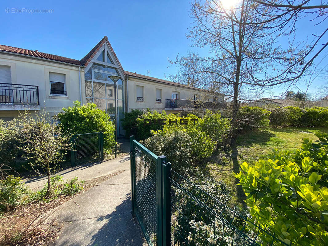 Appartement à FARGUES-SAINT-HILAIRE