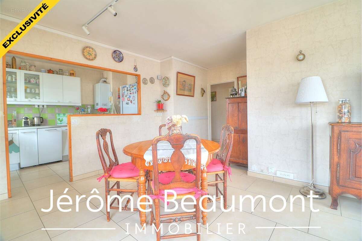 Appartement à EZANVILLE