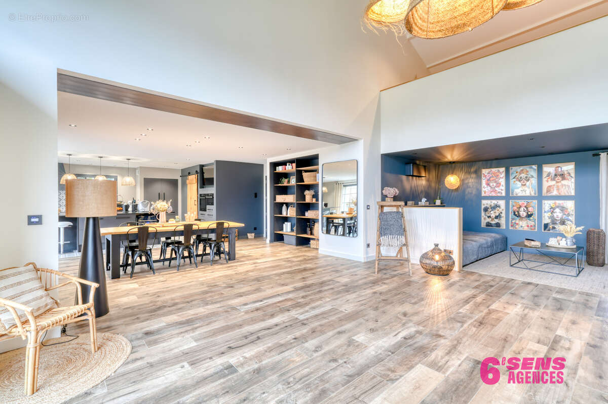 Maison à SAINT-BONNET-DE-MURE