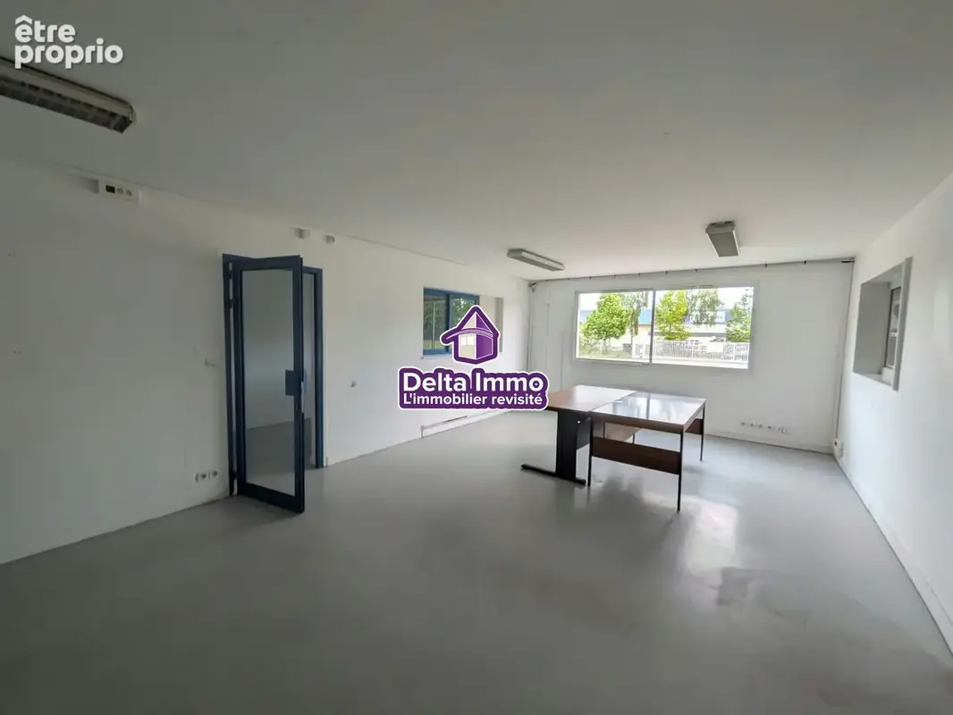 Commerce 1 410 m² à vendre à Evreux (27000) - photo 2