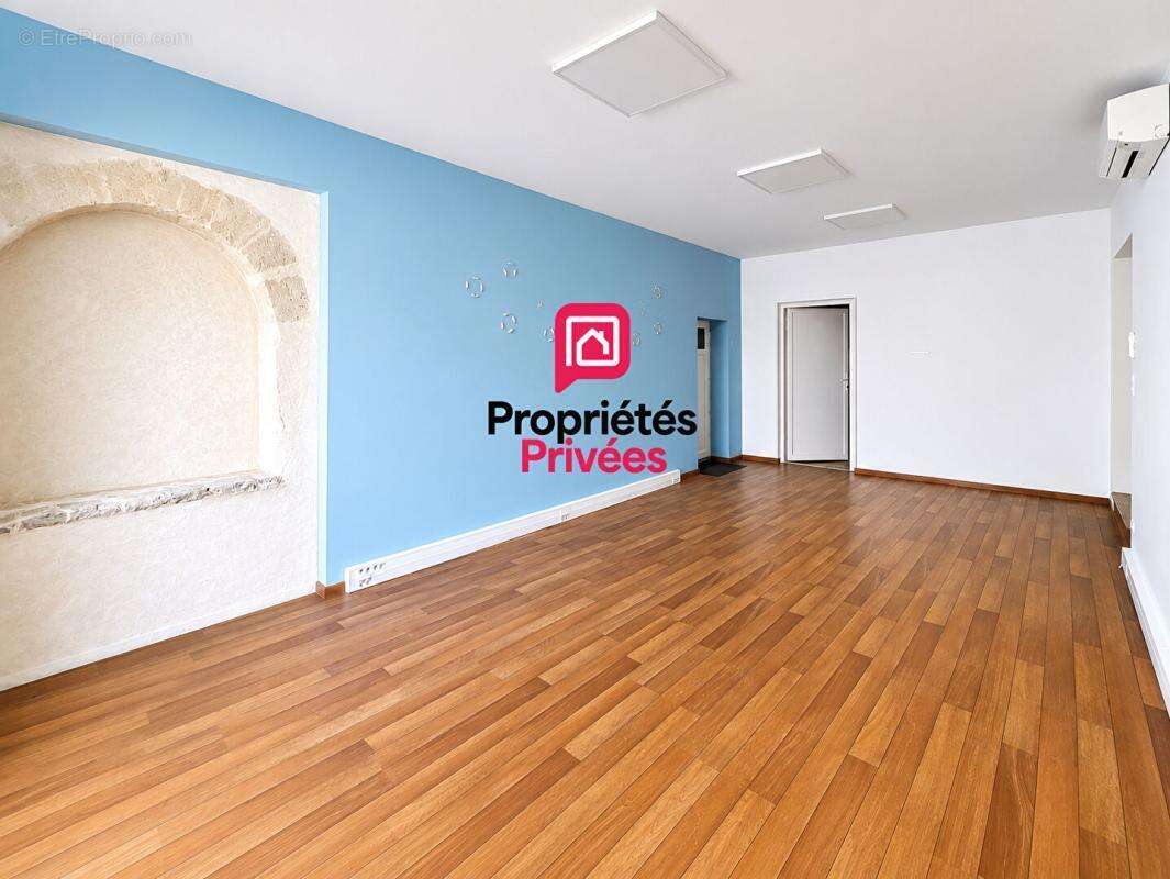 Immeuble en pierre avec garage, cour privative et fort potentiel d'aménagement - photo 2