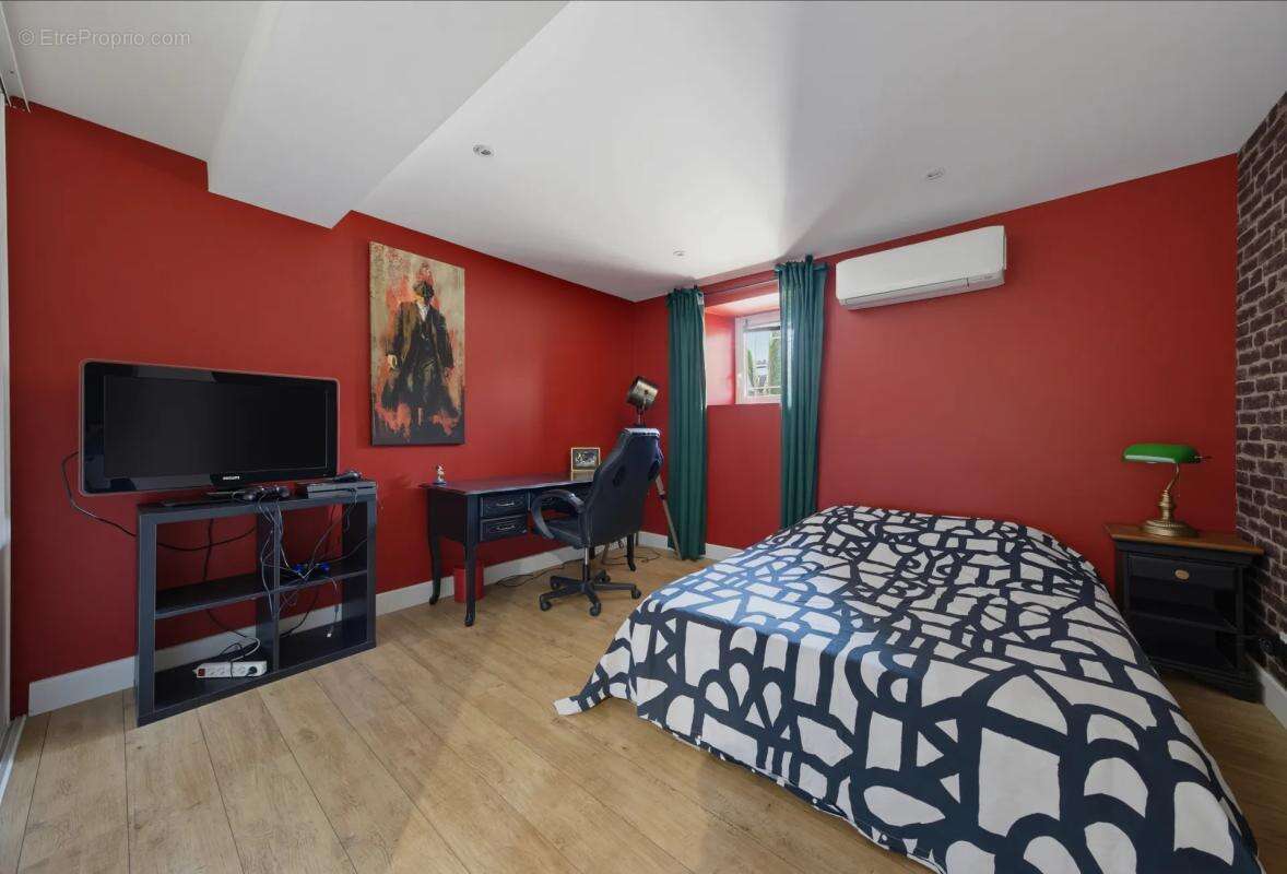 Maison de 5 pièces de 160 m² à Blanquefort - photo 8