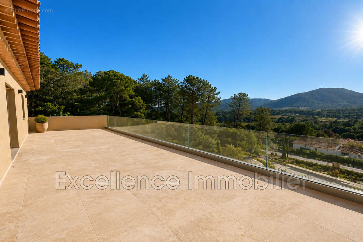 Maison 235 m² à Plan-De-La-Tour  - photo 5