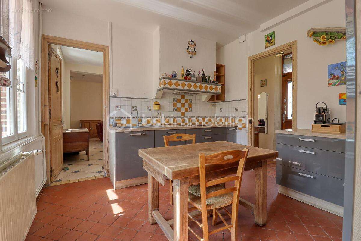 Maison de caractère 115 m² - 6 pièces - 3 chambres avec Jardin et Garage - photo 8