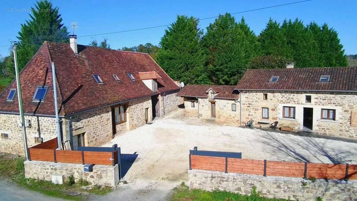 Deux maisons périgourdines en pierre avec dépendances, piscine et terrain. - photo 20