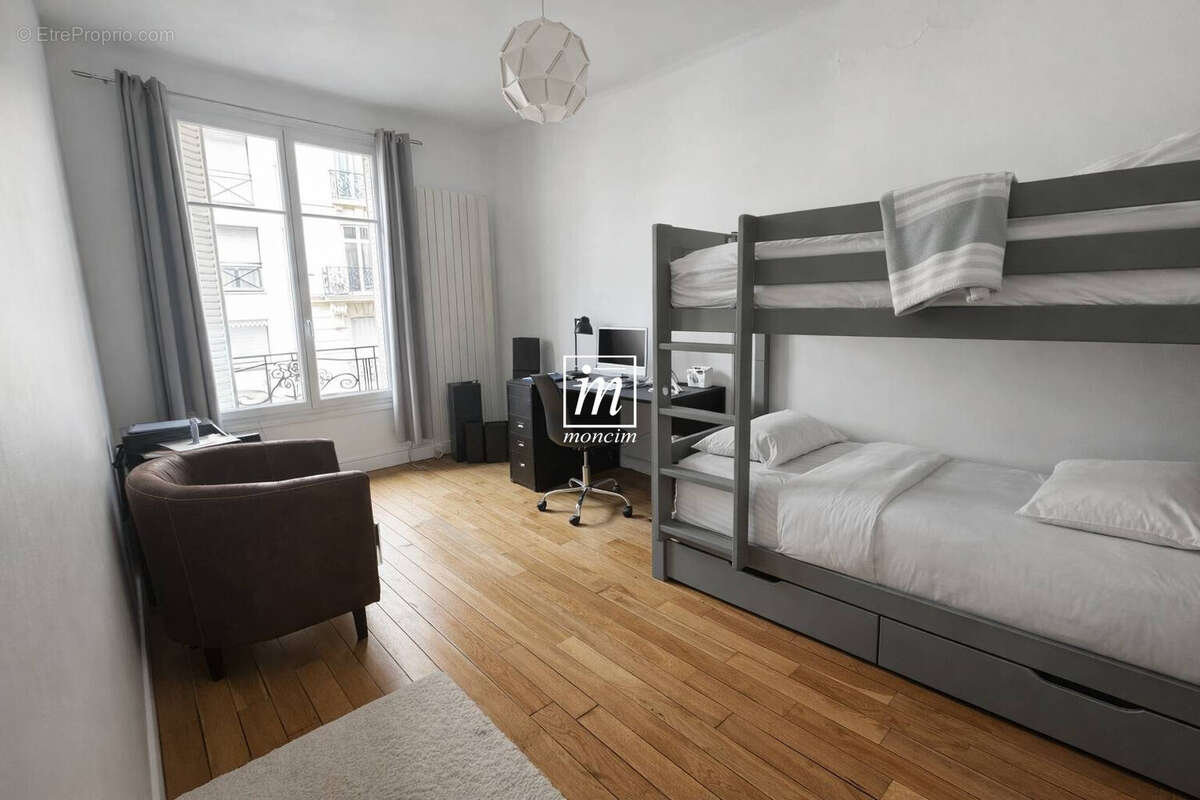 Appartement à PARIS-17E