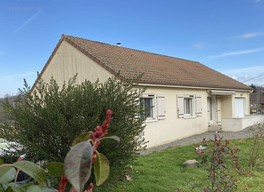 Maison à CHATEAUNEUF-LA-FORET
