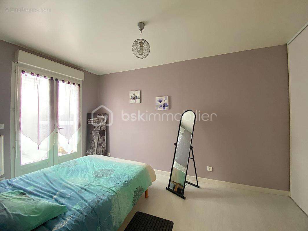 Jolie maison de plain-pied avec jardin et patio, située dans un quartier recherché de Bègles !!!! - photo 5