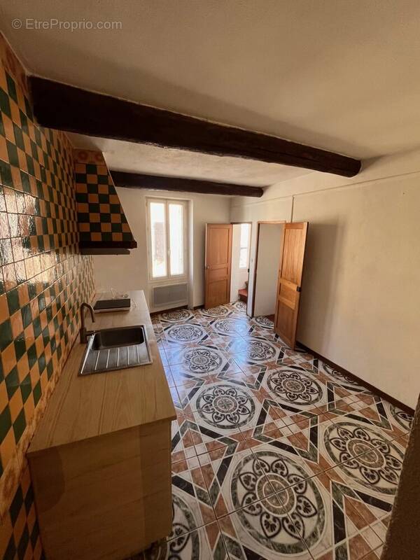 Appartement 179 m² à Saint-Paul-Les-Durance  - photo 1