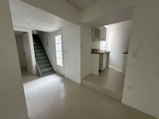 Appartement T3 , 61 m2, entièrement rénové avec jardin - photo 4