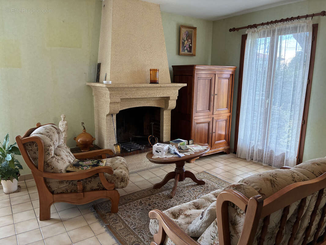 Maison à SAINT-MAGNE-DE-CASTILLON