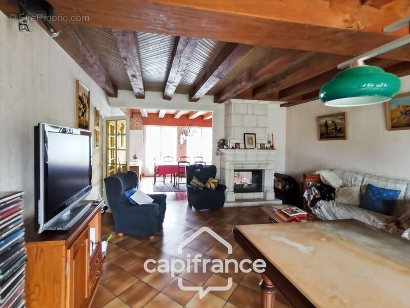 Maison à vendre 7 pièces BESSE SUR BRAYE (72)  -  terrain de 4035 m²  - - photo 5