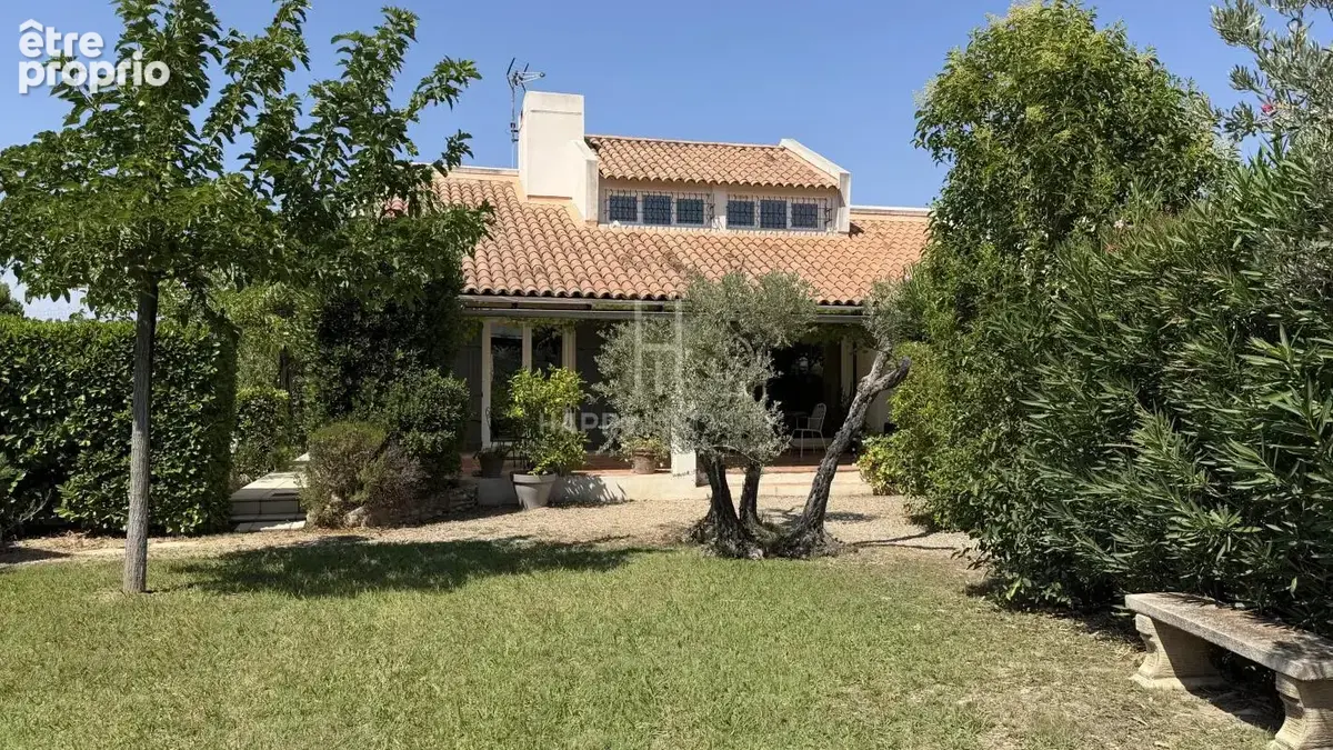 EXCLUSIVITE : Mouriès, proche village et commerces , maison de plain pied - photo 4