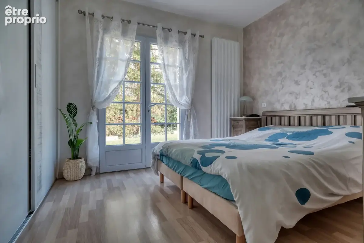 Maison indivdiuelle de plain pied - 210m2 - 5 chambres - dpe c - photo 13