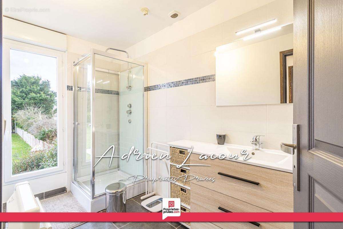 Maison à DUN-LE-POELIER