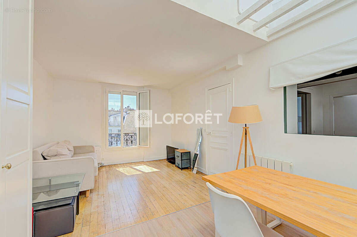 Appartement à NEUILLY-SUR-SEINE
