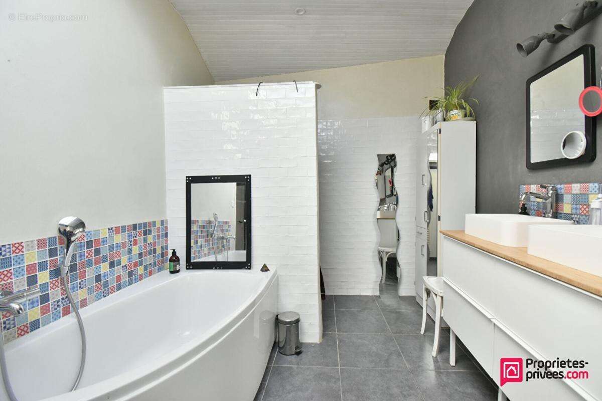 Maison à TREMENTINES