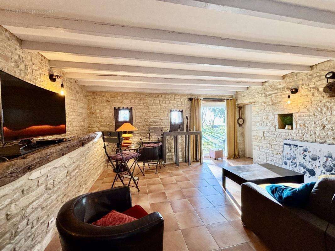 Maison à SAINT-FRAIGNE