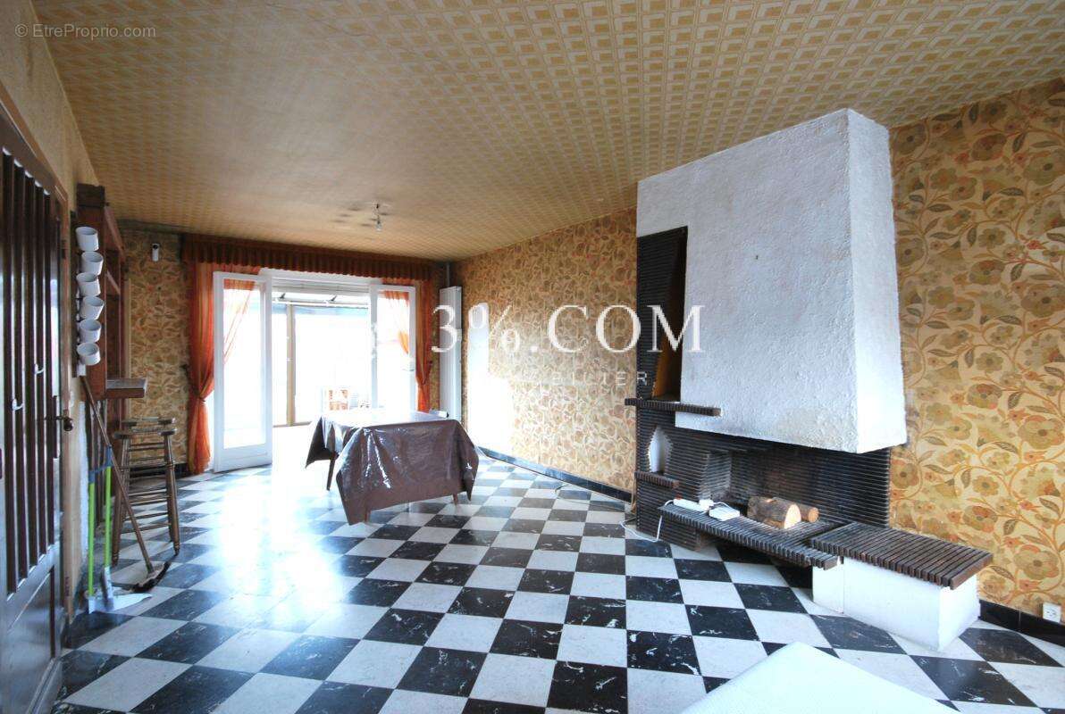 Maison à LA CHAPELLE-D'ARMENTIERES