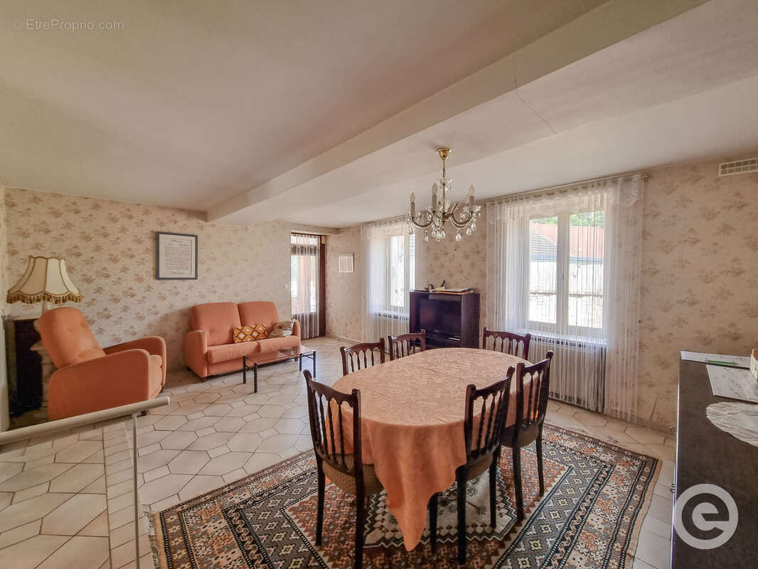 Maison 7 pièces de 126m2 habitables avec jardin à Châtel-Censoir - photo 5