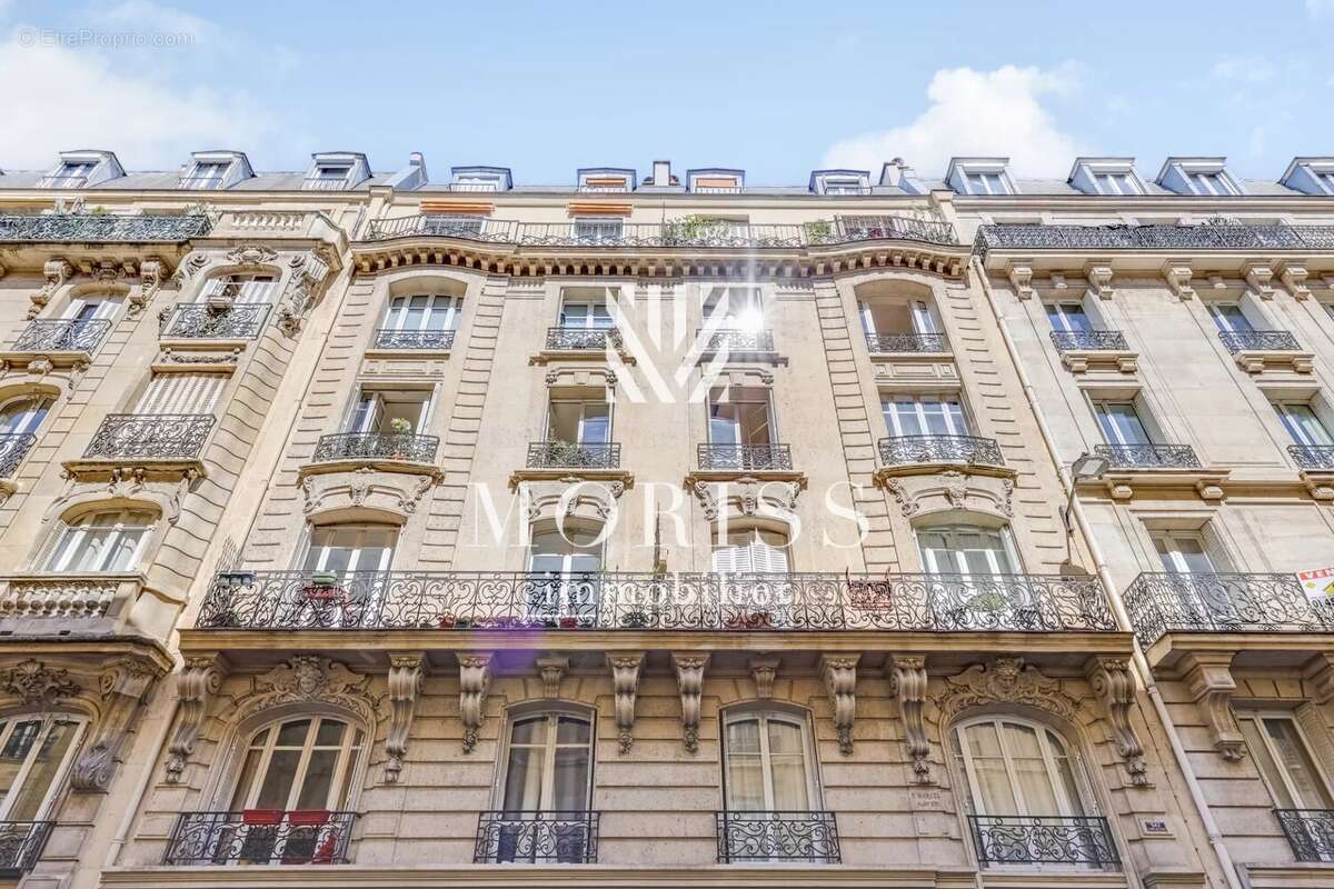 Appartement à PARIS-14E