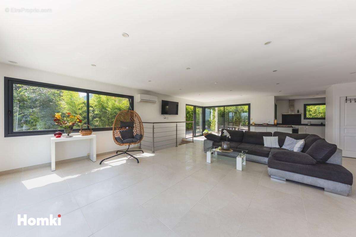 Maison/Villa T4 de 124 m² à Les Adrets-de-l'Estérel 83600 - photo 3