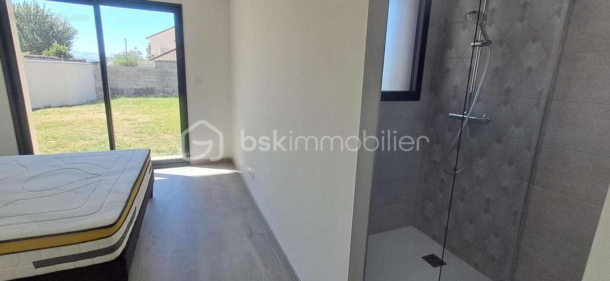 Maison neuve de 117m² avec terrain piscinable au plein cœur de La Frette - photo 8