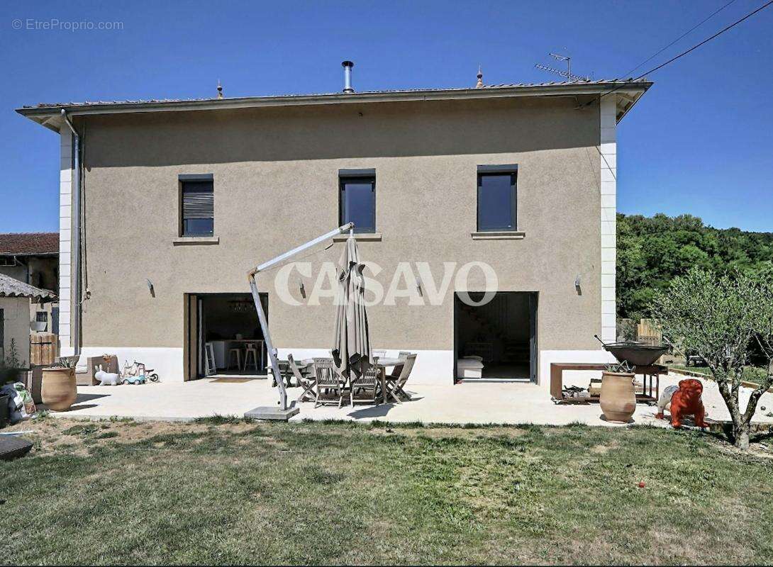 Vente Maison 5 pièces de 220m² - 38780 Eyzin-Pinet - photo 4