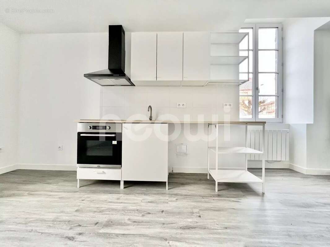 Appartement à COMBRONDE