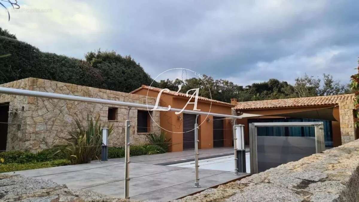 Maison à PORTO-VECCHIO