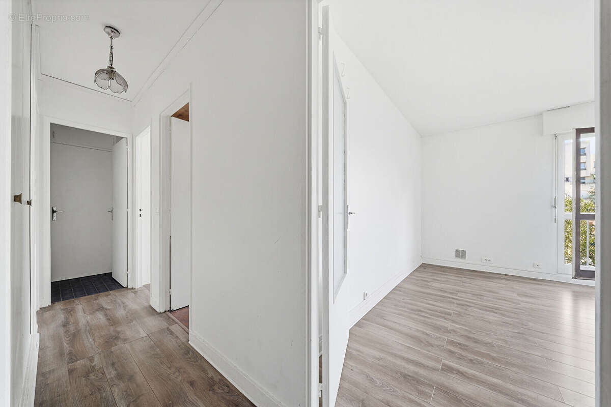 Appartement à PARIS-14E