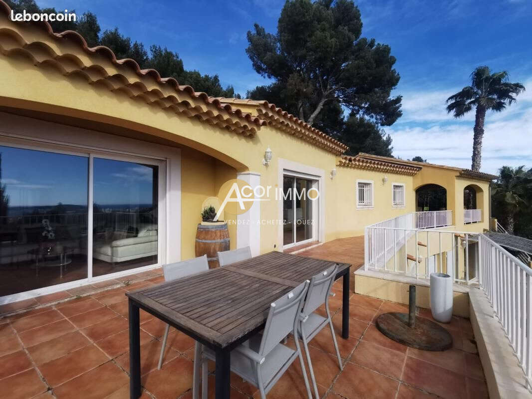 Propriété d’exception avec vue panoramique spectaculaire sur la rade de Toulon - photo 9