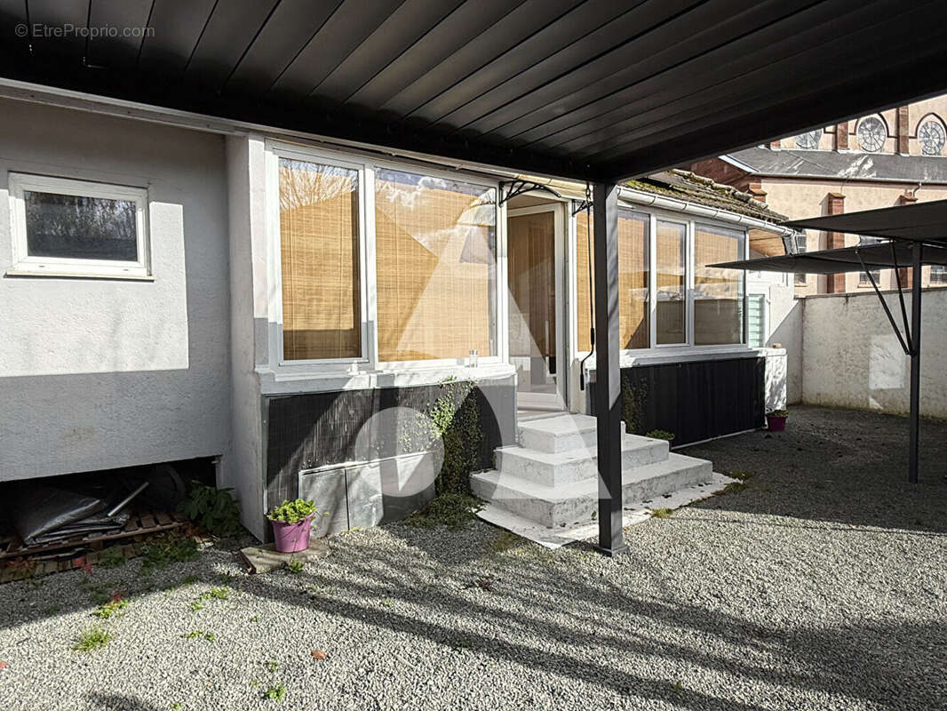 Maison à ROUGEMONT-LE-CHATEAU