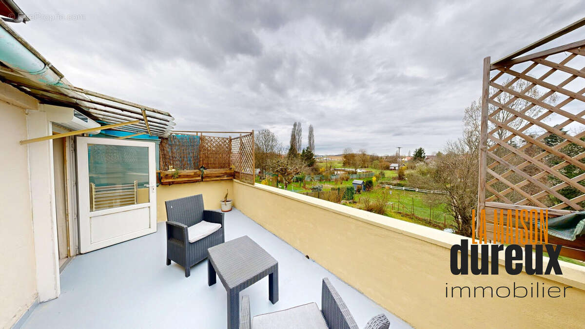 Appartement à POUILLEY-LES-VIGNES