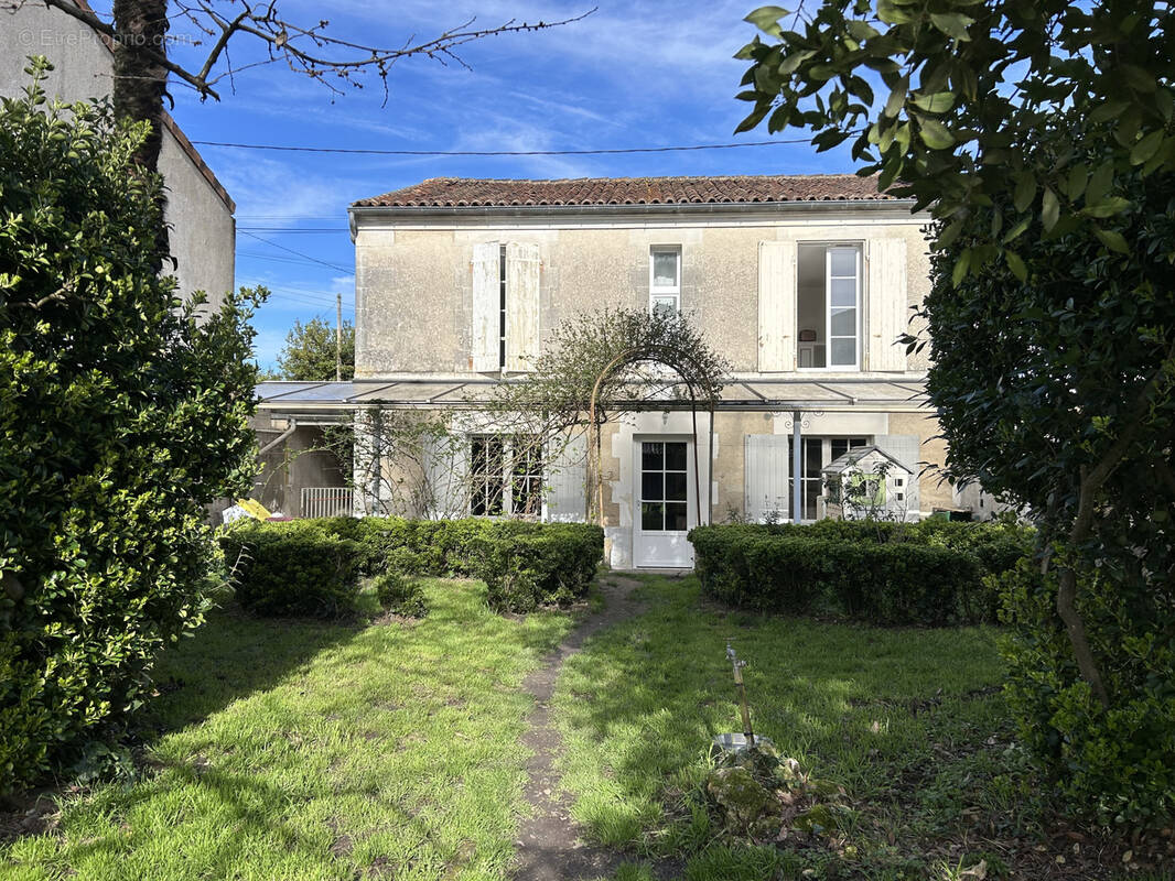 Maison à COGNAC