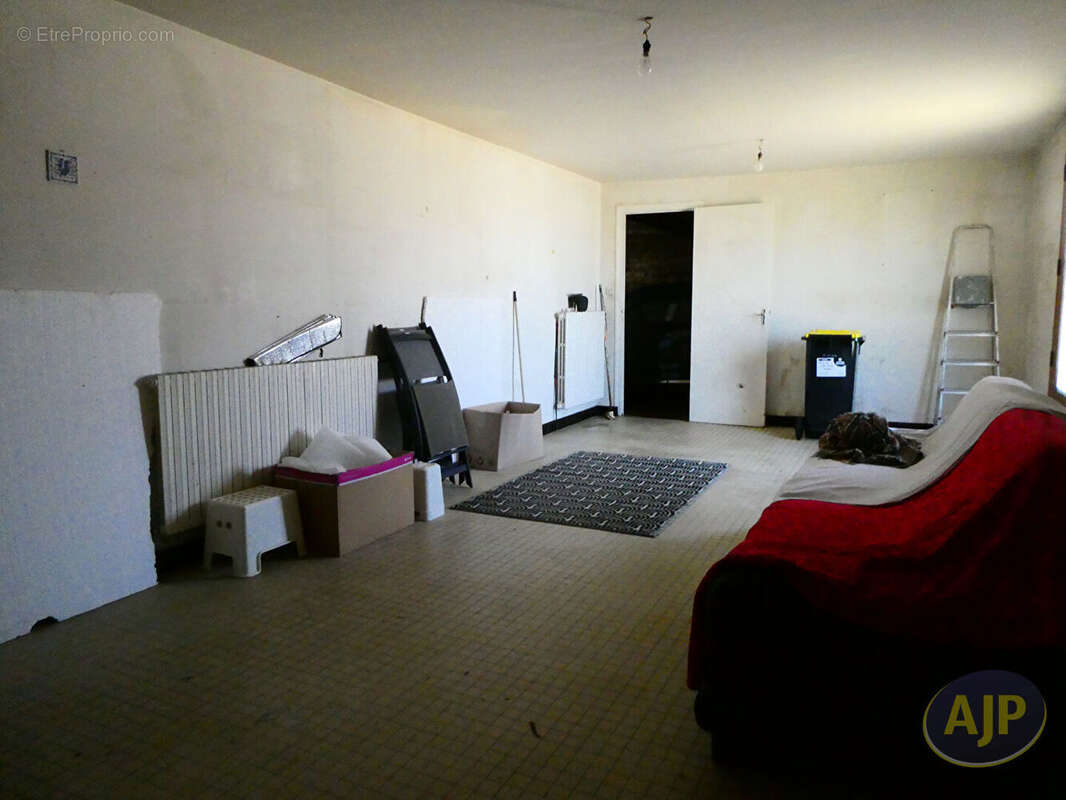 Maison Cruguel 8 pièce(s) 128 m2 - photo 13