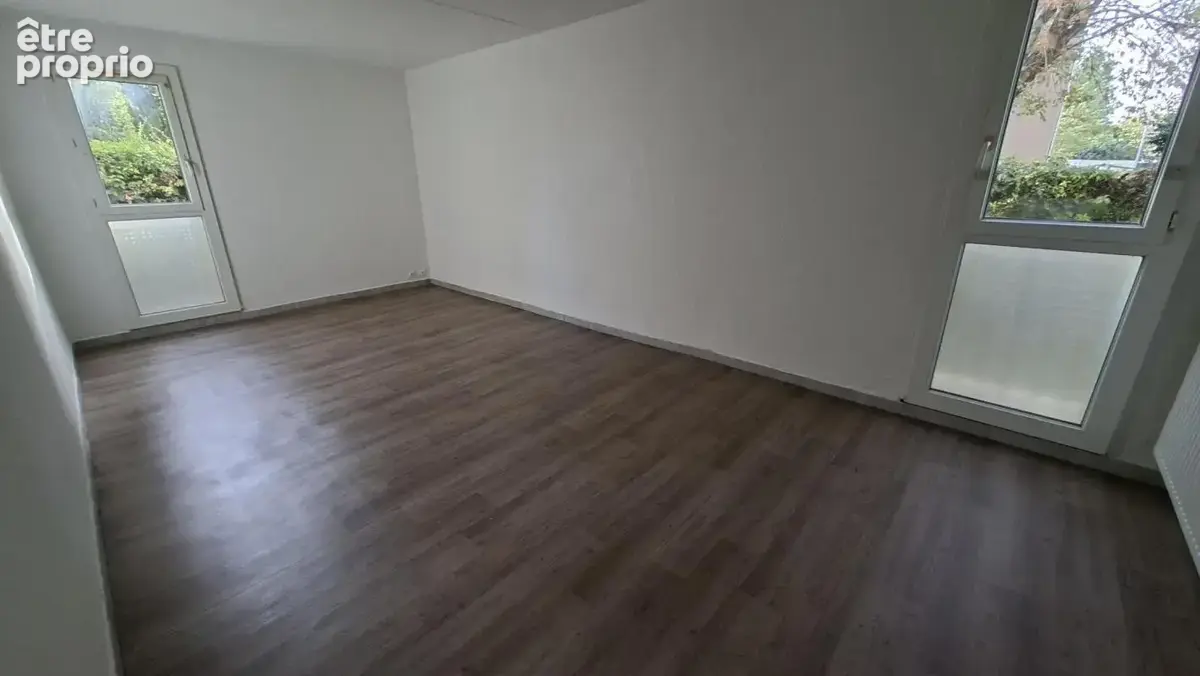 Appartement T1 de 50 m² – Entièrement rénové avec balcon - photo 3