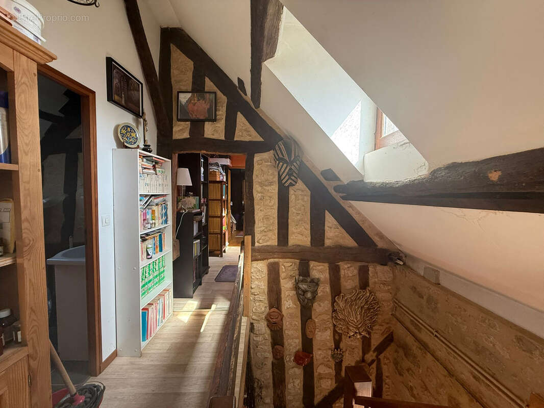 Maison à SAINT-AQUILIN-DE-CORBION