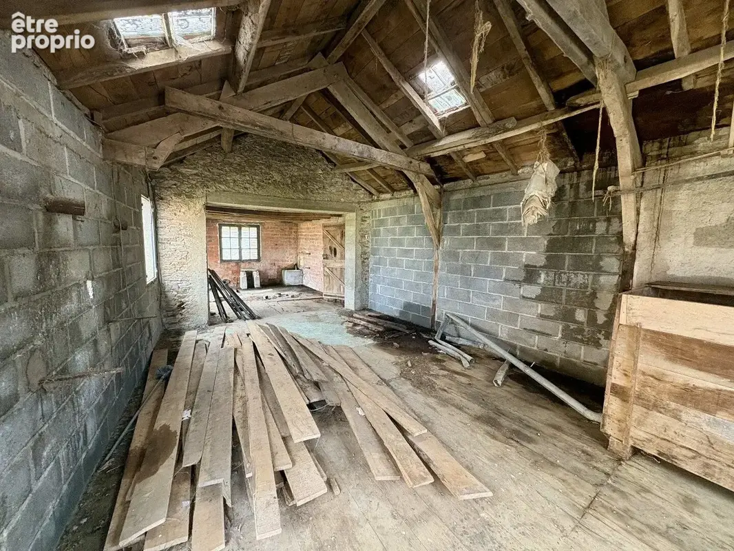 Grange de caractère : 300 m² à fort potentiel d'aménagement - photo 3
