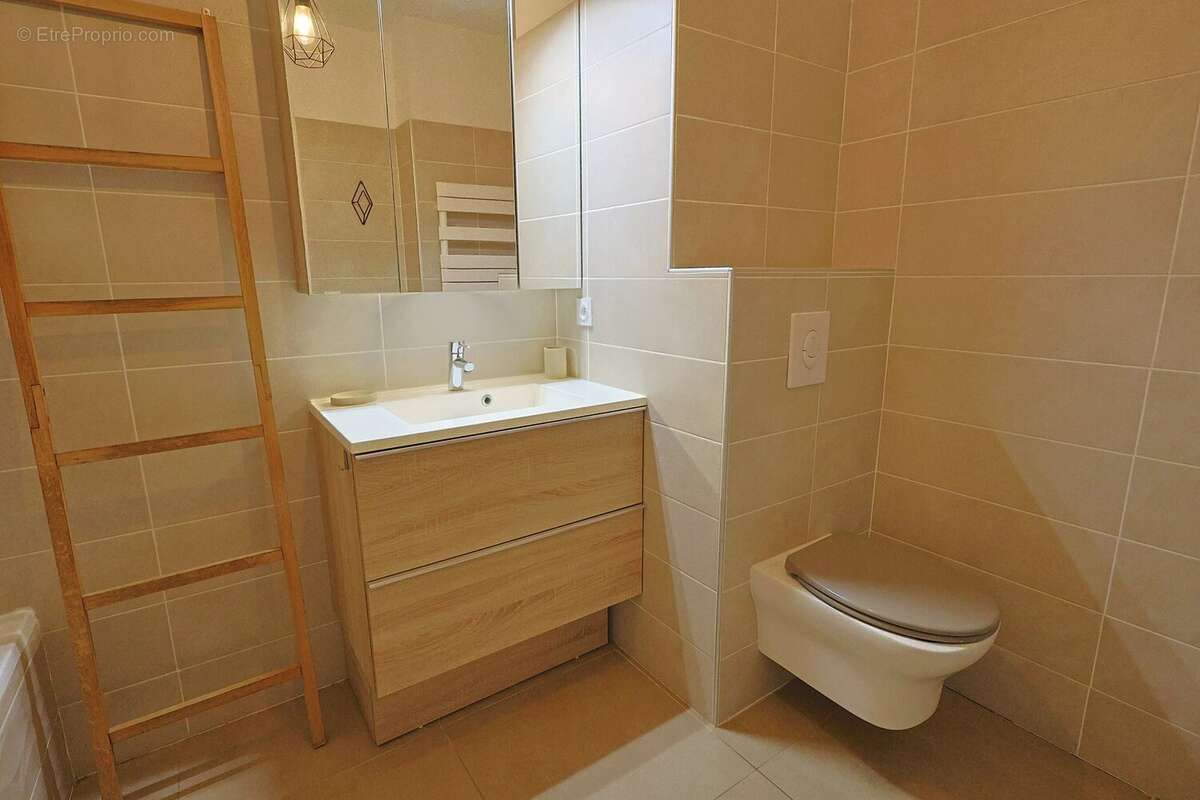 Appartement à VALLAURIS