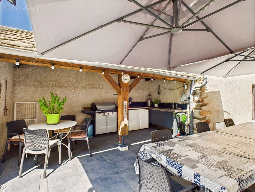 Maison à SAUVETERRE-DE-ROUERGUE