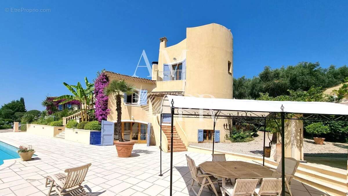 Maison à MOUGINS