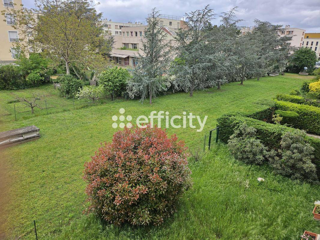 Appartement à DECINES-CHARPIEU