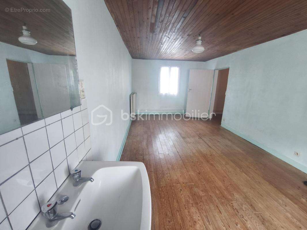 Maison à MOULIN-NEUF