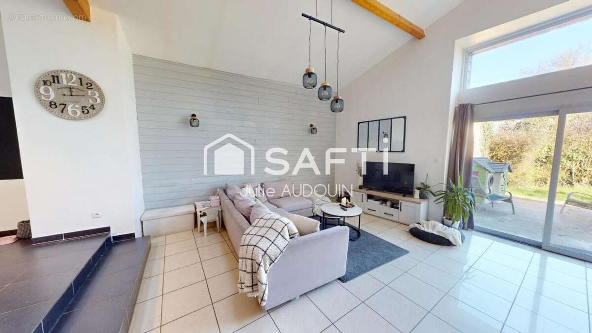 Maison 217 m² à Soudan  - photo 4