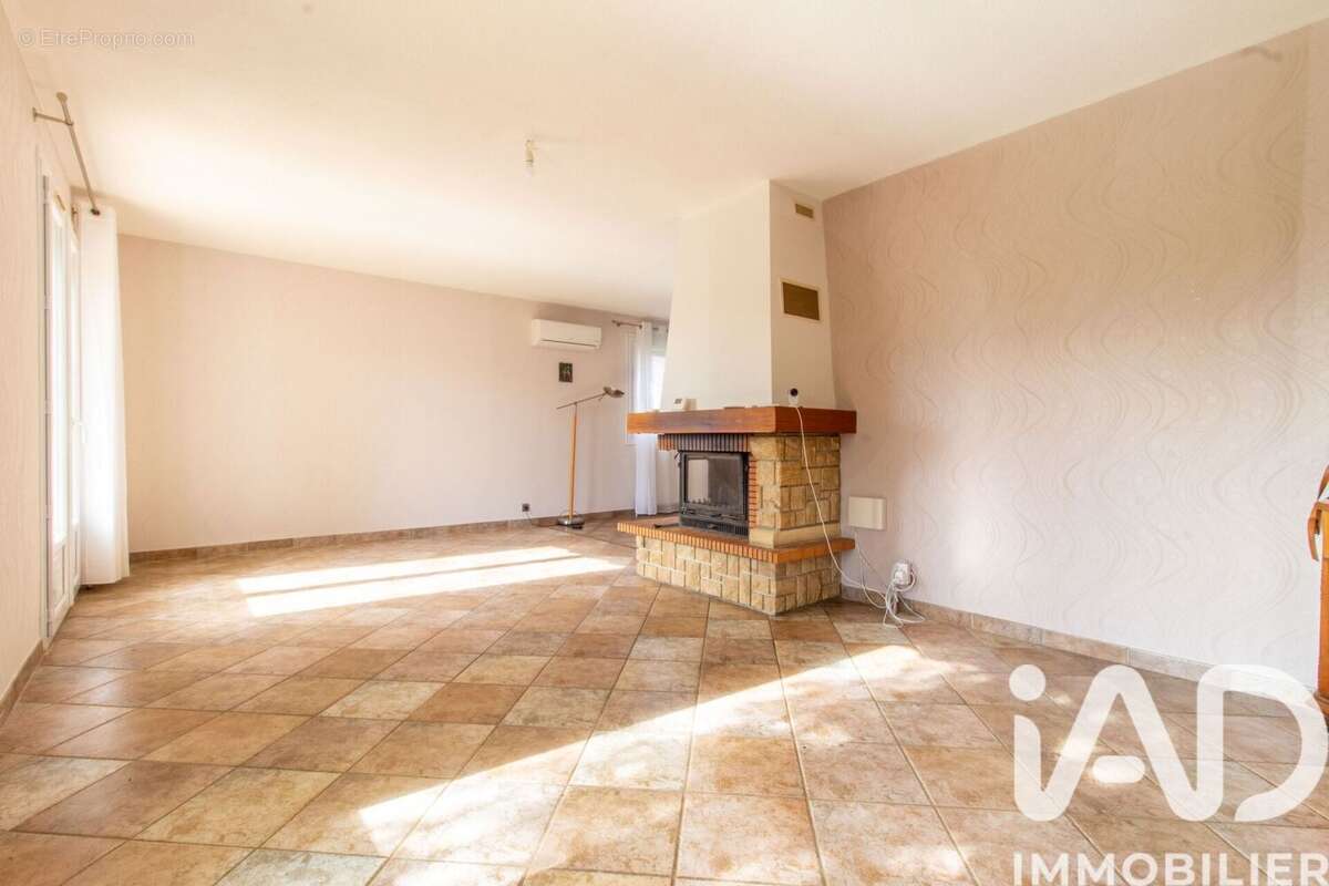 Photo 2 - Maison à SAINT-JEAN-DE-BRAYE