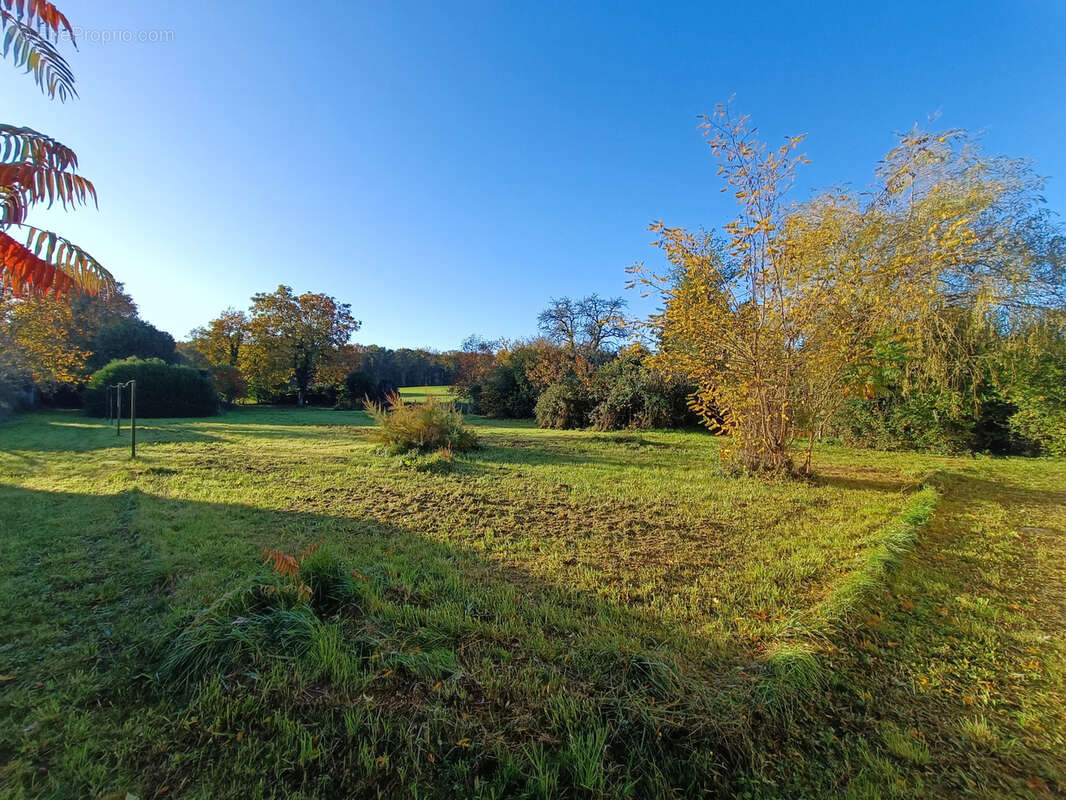 Maison à JOUET-SUR-L'AUBOIS