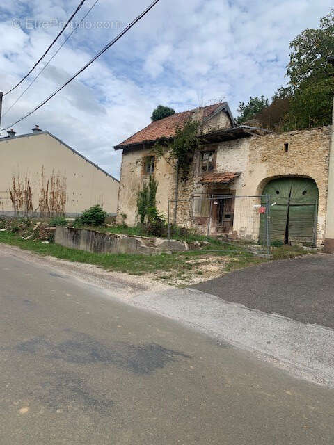 Maison à TREMOINS