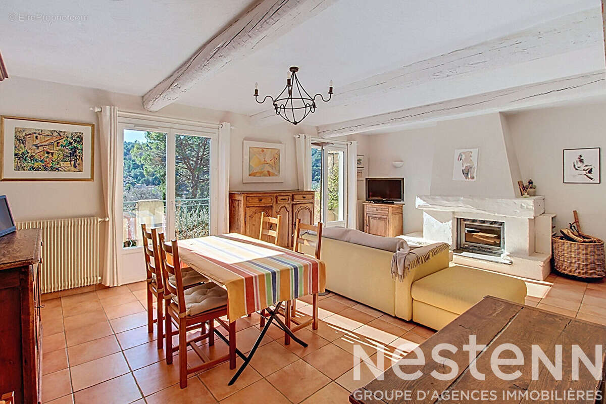 A VENDRE ! MAISON A  FIGANIERES - 81 m² environ + dépendance de 16 m² sur un terrain de 4495m² avec piscine - photo 8